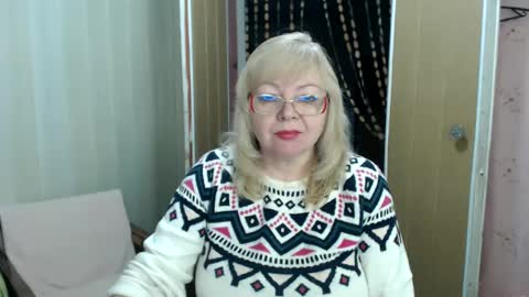 Snapshot of evelynloveshy chatting on January 4, 2025, 8:05 pm BarbaraBlondy online show from January 4, 2025, 8:05 pm