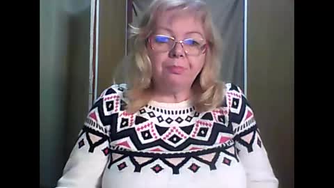 Snapshot of evelynloveshy chatting on January 9, 2025, 7:40 pm BarbaraBlondy online show from January 9, 2025, 7:40 pm