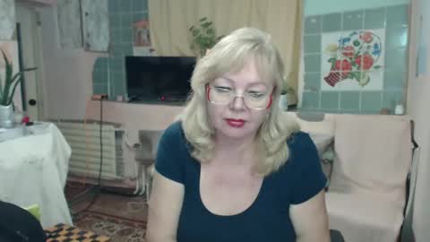 Snapshot of evelynloveshy chatting on January 12, 2025, 8:03 pm BarbaraBlondy online show from January 12, 2025, 8:03 pm