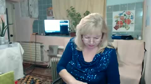 Snapshot of evelynloveshy chatting on January 13, 2025, 5:23 am BarbaraBlondy online show from January 13, 2025, 5:23 am