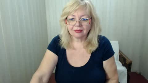 Snapshot of evelynloveshy chatting on January 24, 2025, 9:58 pm BarbaraBlondy online show from January 24, 2025, 9:58 pm