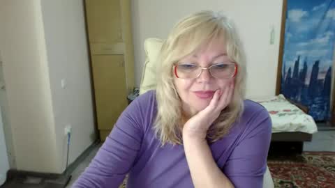 Snapshot of evelynloveshy chatting on February 7, 2025, 8:20 pm BarbaraBlondy online show from February 7, 2025, 8:20 pm