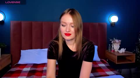 Evelyn online show from December 5, 2025, 1:36 am