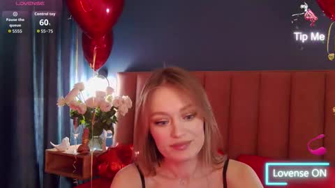 Snapshot of evelynpoole chatting on February 16, 2026, 1:35 am Evelyn online show from February 16, 2026, 1:35 am