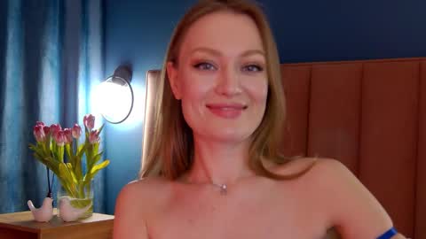 Snapshot of evelynpoole chatting on March 13, 2026, 2:07 am Evelyn online show from March 13, 2026, 2:07 am