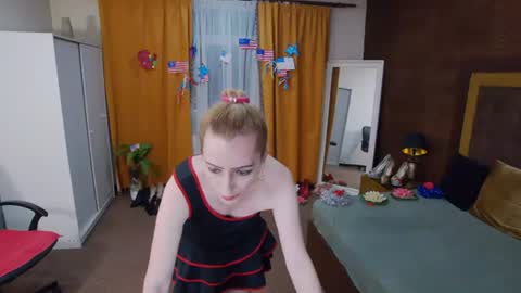 Snapshot of evelynreagan chatting on August 4, 2026, 6:05 am evelynreagan online show from August 4, 2026, 6:05 am