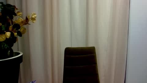 EveMilf online show from September 15, 2025, 4:07 pm