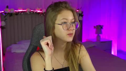 Snapshot of evemundie chatting on November 4, 2025, 12:26 pm Eve online show from November 4, 2025, 12:26 pm