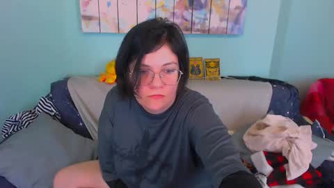 Everly online show from February 15, 2026, 7:54 pm