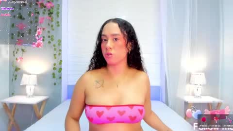 EVELYN online show from September 16, 2025, 4:13 am
