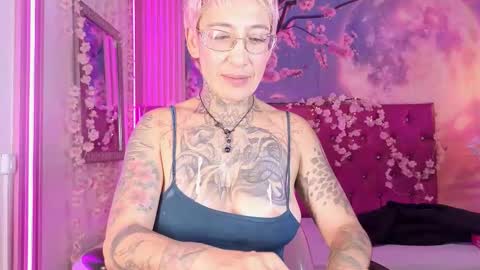 everlyn_sexx online show from March 12, 2026, 12:17 am