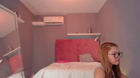 Sophia online show from September 9, 2025, 7:57 pm