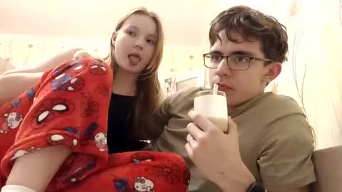 Snapshot of evgeniy_anna chatting on February 4, 2026, 7:53 pm Evgeniy and Anna online show from February 4, 2026, 7:53 pm