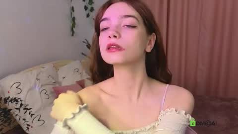 evi_brook online show from October 12, 2025, 1:32 pm