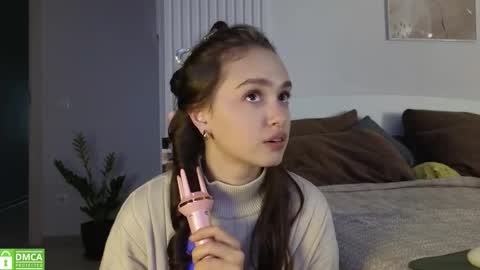 evi_woow online show from October 14, 2025, 10:32 pm