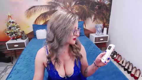 Snapshot of eviajoness chatting on December 16, 2024, 8:48 pm Evia online show from December 16, 2024, 8:48 pm