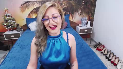 Snapshot of eviajoness chatting on December 28, 2024, 1:18 am Evia online show from December 28, 2024, 1:18 am