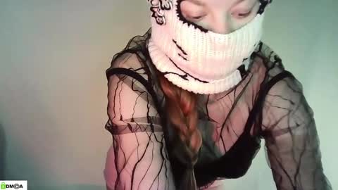 Renesme White Im here from Monday to Friday online show from May 12, 2026, 1:36 am