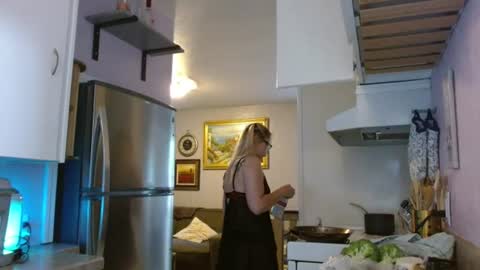 evieeashee online show from August 4, 2026, 12:58 am