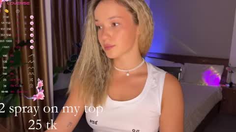 Snapshot of evielina chatting on May 19, 2026, 11:44 pm evielina online show from May 19, 2026, 11:44 pm