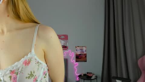 Eva online show from April 14, 2026, 3:56 am