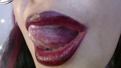 Snapshot of evolethmontenegros chatting on December 12, 2024, 5:20 am Evoleth online show from December 12, 2024, 5:20 am