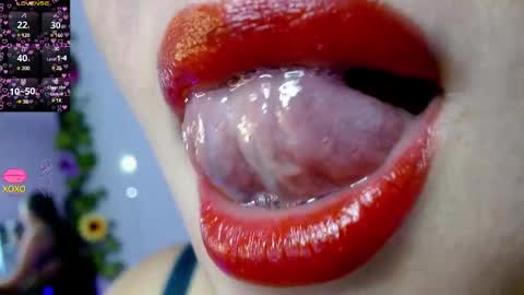 Snapshot of evolethmontenegros chatting on December 20, 2024, 5:04 am Evoleth online show from December 20, 2024, 5:04 am