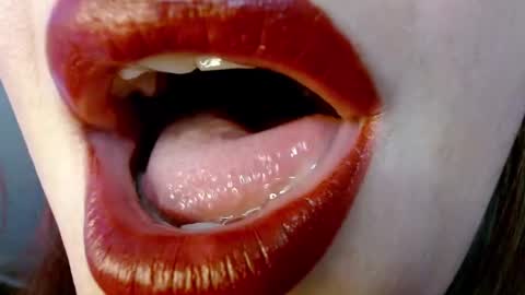 Snapshot of evolethmontenegros chatting on December 28, 2024, 7:00 am Evoleth online show from December 28, 2024, 7:00 am