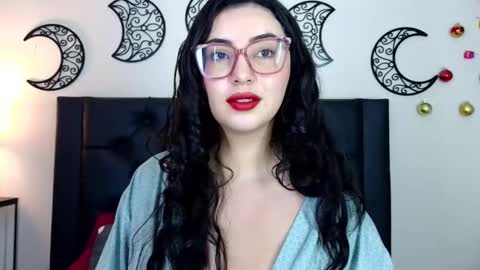 Evolet online show from December 4, 2025, 6:49 pm