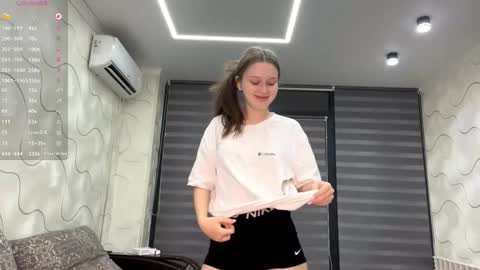 Eva online show from November 9, 2025, 3:10 pm