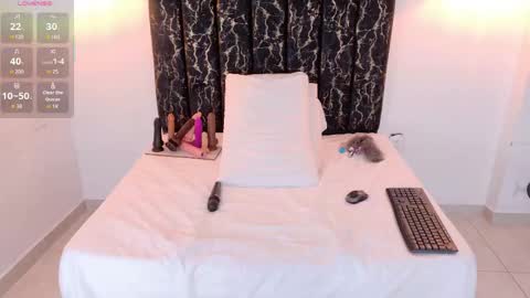 evvaa_moon online show from June 3, 2026, 2:33 pm