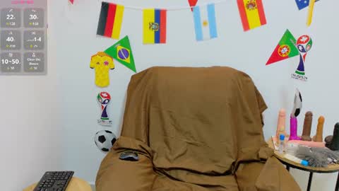 Snapshot of evvaa_moon chatting on June 22, 2026, 12:35 pm evvaa_moon online show from June 22, 2026, 12:35 pm