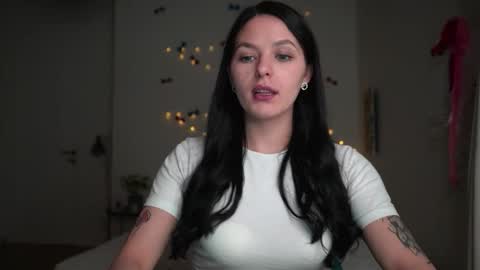 ewelynscott online show from January 9, 2026, 4:21 pm