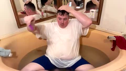 excitedwaffles online show from April 18, 2026, 9:48 pm