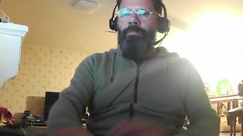 Gio online show from December 5, 2024, 8:55 pm