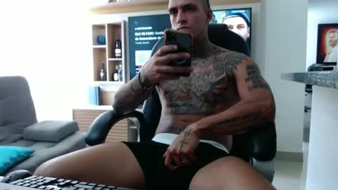 Snapshot of exotic_dude chatting on September 24, 2025, 7:06 pm camilo online show from September 24, 2025, 7:06 pm