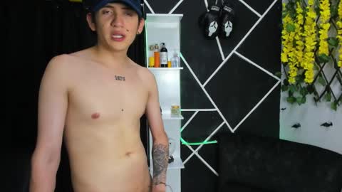 exotic_kisses_ online show from December 3, 2024, 5:55 pm