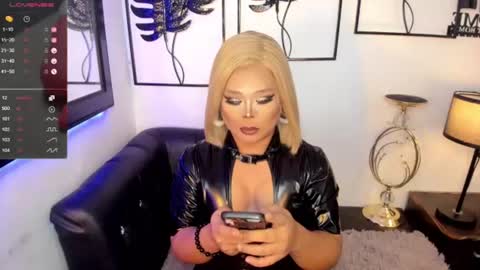 Lindsay online show from June 10, 2026, 1:39 am