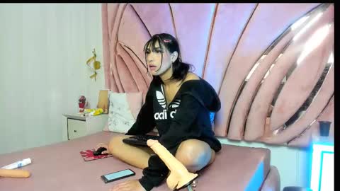 Velvet  online show from February 25, 2026, 2:05 pm