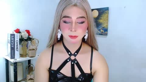 expensive_elise online show from April 19, 2026, 11:53 am