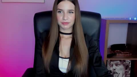 Maya online show from November 4, 2025, 7:40 am