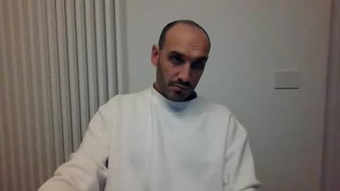 Extro online show from November 8, 2025, 10:52 pm