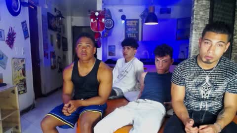 extrangers online show from December 17, 2024, 12:11 pm