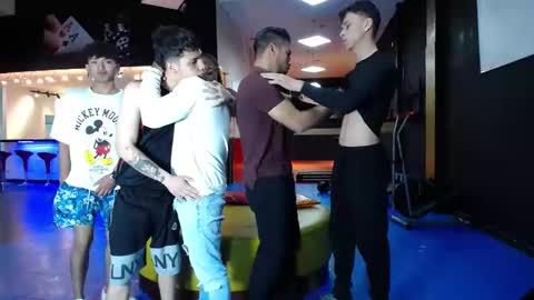 extrangers online show from February 11, 2025, 12:16 pm