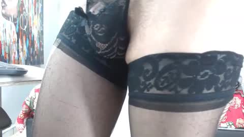 extrella_latina22 online show from December 8, 2024, 11:08 pm