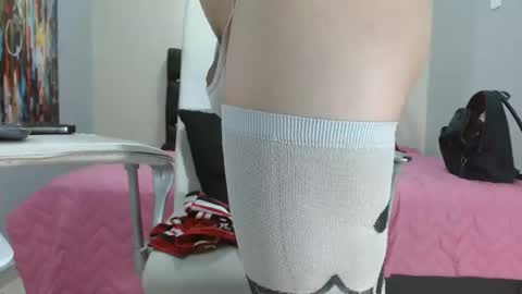 extrella_latina22 online show from January 19, 2025, 3:08 am