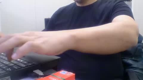 Snapshot of extrex2 chatting on February 26, 2026, 6:34 am derssing online show from February 26, 2026, 6:34 am