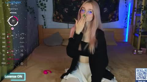 exxxcore_ online show from October 19, 2025, 7:53 am