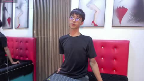 Eyden online show from March 27, 2026, 9:14 pm