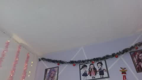 eyes_moonn online show from December 1, 2025, 12:48 am